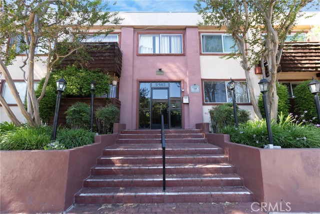 5403 Newcastle Avenue photo 2