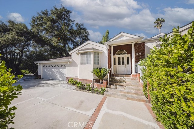 Detail Gallery Image 8 of 52 For 2255 E Chevy Chase Dr, Glendale,  CA 91206 - 4 Beds | 3 Baths