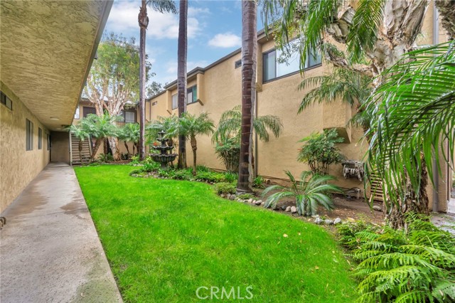 1506 E 4th, Long Beach CA: https://media.crmls.org/medias/c1a8cbad-1964-4187-afc2-a6ae567705dc.jpg