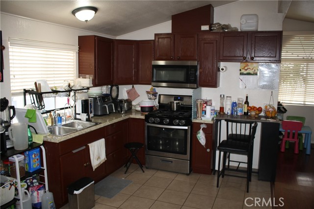 Detail Gallery Image 9 of 21 For 16949 S Western Ave 7a,  Gardena,  CA 90247 - 3 Beds | 2 Baths