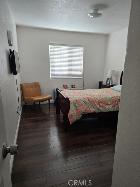 Detail Gallery Image 7 of 21 For 10407 Lou Dillon, Los Angeles,  CA 90002 - 6 Beds | 4 Baths