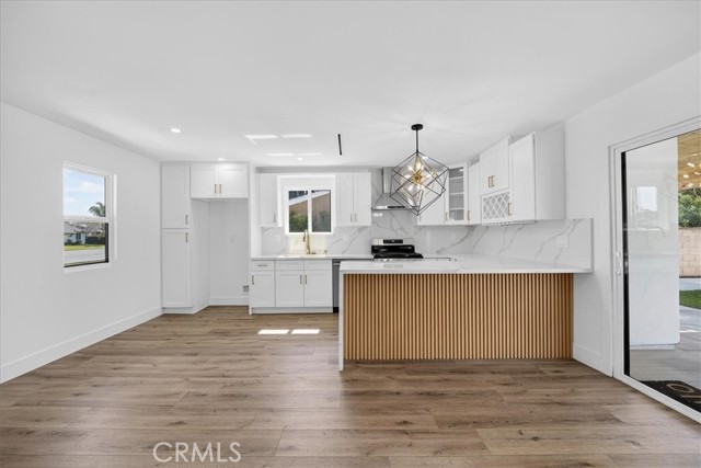 Detail Gallery Image 9 of 49 For 7055 Fallbrook Ave, West Hills,  CA 91307 - 4 Beds | 2 Baths