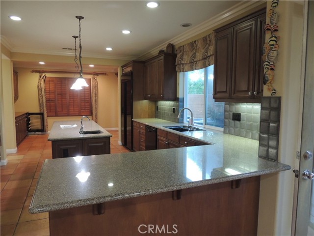 Detail Gallery Image 10 of 20 For 7621 Stonegate, Corona,  CA 92880 - 6 Beds | 4/1 Baths