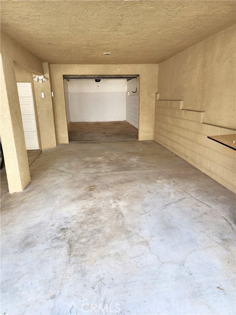504 Dahlia Avenue, Corona del Mar CA: https://media.crmls.org/medias/c1ac3098-e40e-4cf6-a975-4f9f0425e8e6.jpg