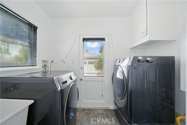 2325 Golden Avenue, Long Beach CA: https://media.crmls.org/medias/c1ac751b-a0bd-44f5-a134-465ee195e6bd.jpg