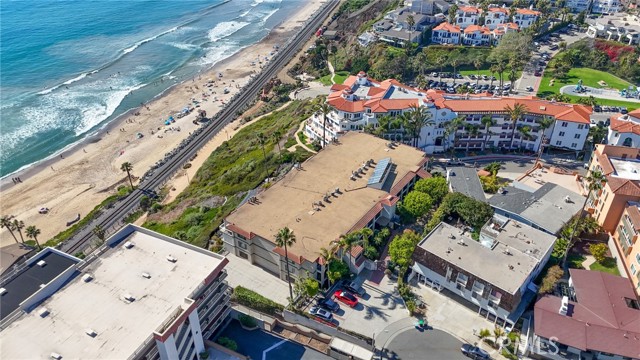 Detail Gallery Image 47 of 66 For 410 Corto Ln #E,  San Clemente,  CA 92672 - 2 Beds | 3 Baths