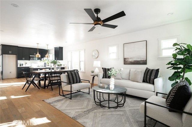 2342 S Cochran Avenue, Los Angeles CA: https://media.crmls.org/medias/c1ad19f4-6d88-4499-8739-ec1d4aea3d86.jpg