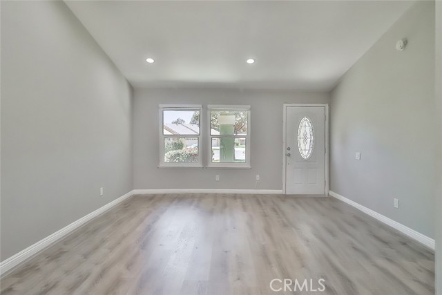8152 Village 8, Camarillo CA: https://media.crmls.org/medias/c1ad678e-a456-4479-b346-23bf01f594fb.jpg