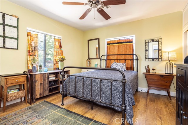 10321 Owensmouth Avenue, Chatsworth CA: https://media.crmls.org/medias/c1adcd6d-5583-4acd-bd65-d3f7f76b0d0d.jpg