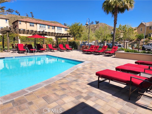 22013 Barrington Way, Saugus CA: https://media.crmls.org/medias/c1ae13e8-393d-4e0c-8034-8a0dd52e5982.jpg