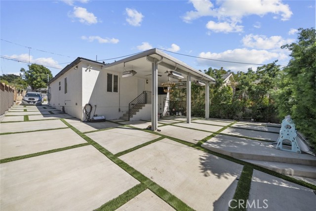 10341 Mcclemont Avenue, Tujunga CA: https://media.crmls.org/medias/c1ae8dd4-1dfb-4275-91ec-b3a49a182520.jpg