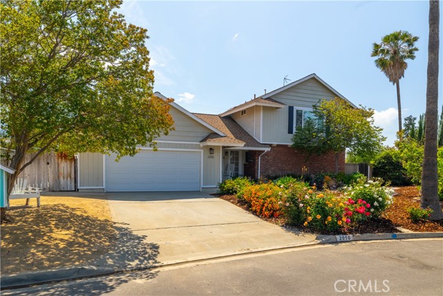 2010 Oakland Hills Drive, Corona CA: https://media.crmls.org/medias/c1aeaee3-3b3f-4315-9647-0d2e164201e1.jpg