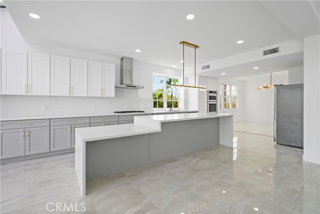 Detail Gallery Image 13 of 56 For 24215 Park Granada, Calabasas,  CA 91302 - 5 Beds | 5 Baths