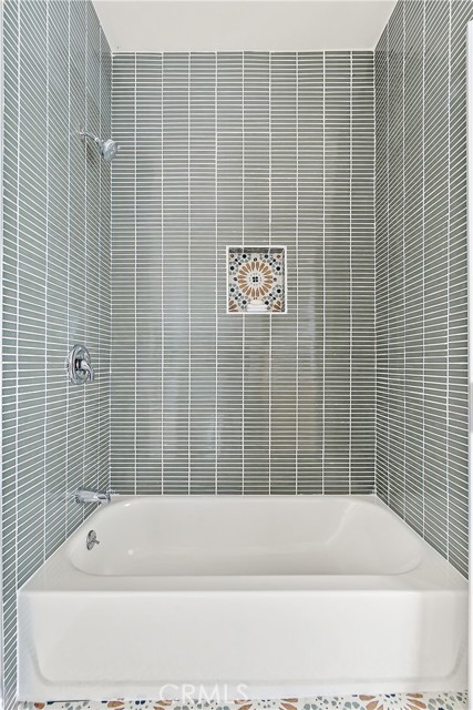 Detail Gallery Image 51 of 52 For 1251 Leighton Ave #1251,  Los Angeles,  CA 90037 - 5 Beds | 2 Baths