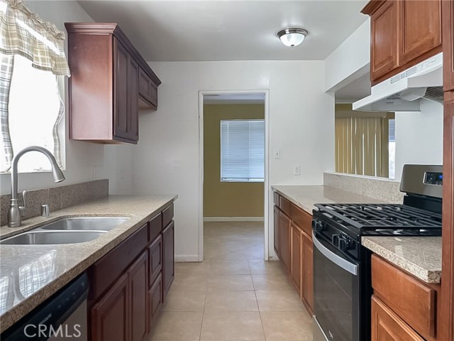 Detail Gallery Image 9 of 21 For 45567 Andale Ave, Lancaster,  CA 93535 - 4 Beds | 2 Baths