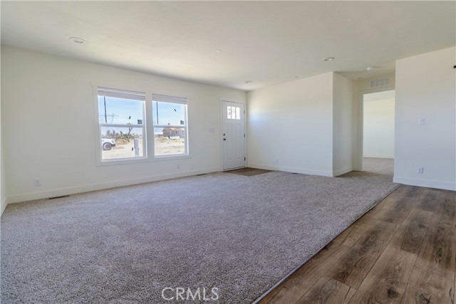 Detail Gallery Image 11 of 38 For 13130 Silver Rock Rd, Pinon Hills,  CA 92372 - 4 Beds | 2 Baths