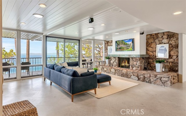 Detail Gallery Image 12 of 75 For 1733 Paseo Del Mar, Palos Verdes Estates,  CA 90274 - 6 Beds | 5/1 Baths