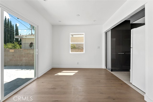 22723 Leonora Drive, Woodland Hills CA: https://media.crmls.org/medias/c1b1b900-6cfd-4e96-9077-dbd518e720b7.jpg