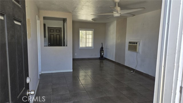 Detail Gallery Image 3 of 19 For 129 E 11th St., Perris,  CA 92570 - 3 Beds | 1 Baths