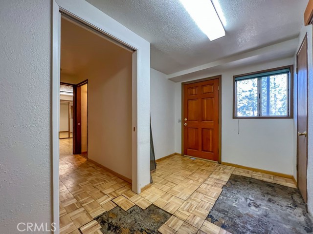 2208 Bernina, Pine Mountain Club CA: https://media.crmls.org/medias/c1b36506-1385-4d78-8def-f4b2e4c92228.jpg