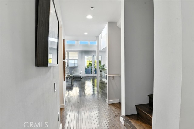 Detail Gallery Image 16 of 46 For 2203 3rd St #1,  Santa Monica,  CA 90405 - 2 Beds | 2/1 Baths