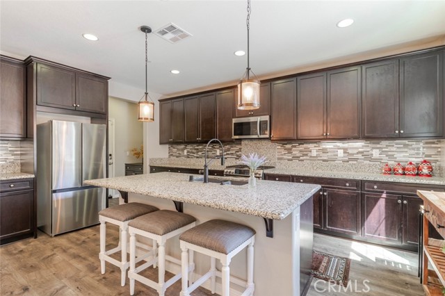 Detail Gallery Image 11 of 43 For 37436 Umbrella, Palmdale,  CA 93551 - 4 Beds | 3 Baths