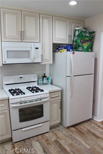 Detail Gallery Image 13 of 47 For 9812 S Denker, Los Angeles,  CA 90047 - 2 Beds | 1 Baths