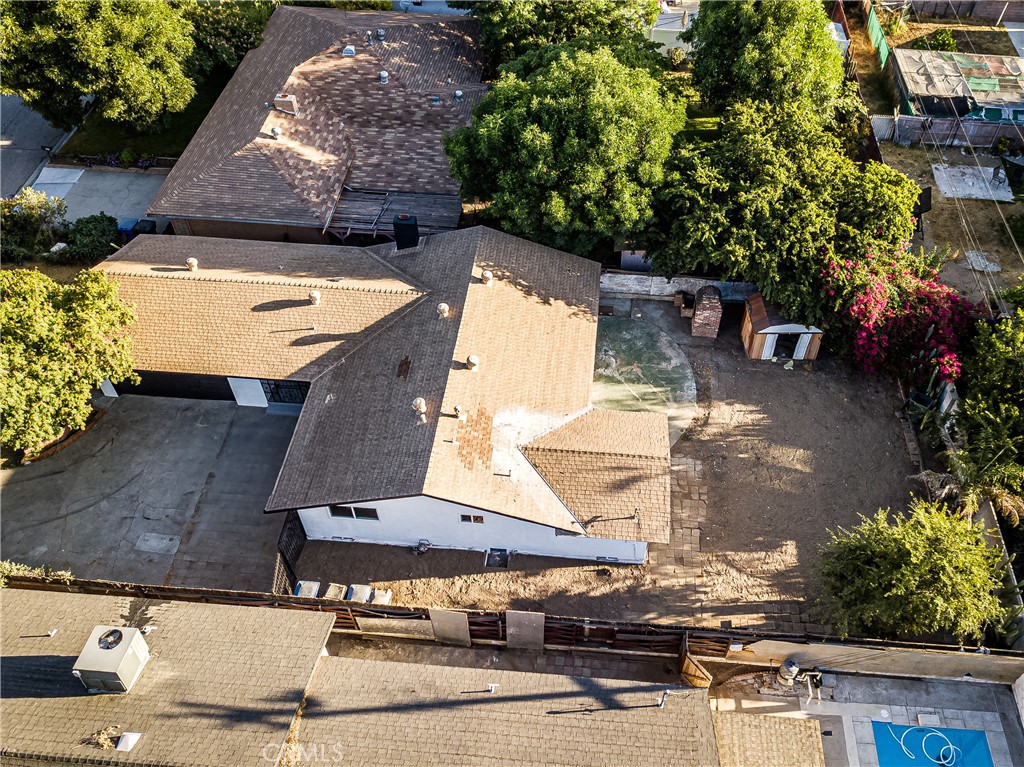 https://media.crmls.org/medias/c1b5465b-707b-4a99-9d51-05e3e5149ac9.jpg?preset=X-Large