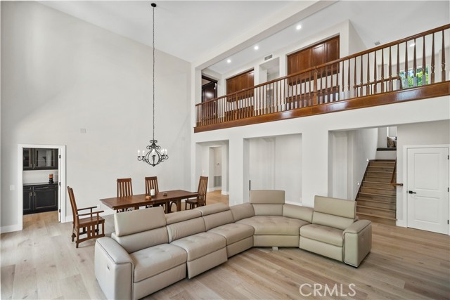 Detail Gallery Image 10 of 58 For 32 New Dawn, Irvine,  CA 92620 - 5 Beds | 4/1 Baths