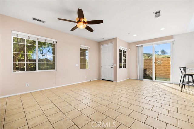 Detail Gallery Image 7 of 25 For 9796 Foxglove, Riverside,  CA 92503 - 3 Beds | 2/1 Baths