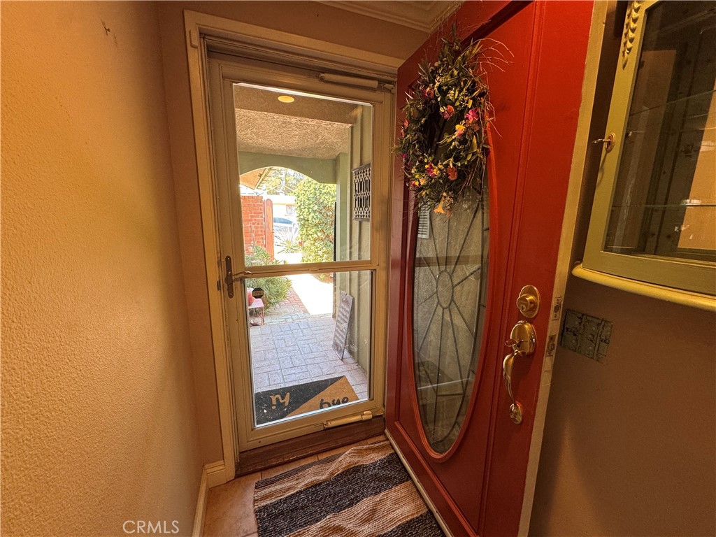 https://media.crmls.org/medias/c1b5aa4f-cdcd-4f80-9be7-835d95ccab55.jpg?preset=X-Large