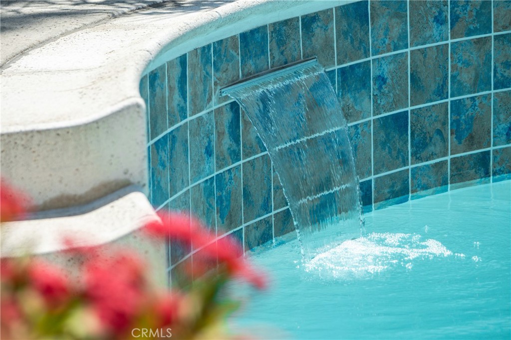 https://media.crmls.org/medias/c1b5bd0f-2b14-404a-9367-372547d81e14.jpg?preset=X-Large