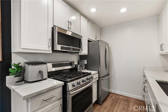 Detail Gallery Image 4 of 28 For 2323 Huntington St #904,  Huntington Beach,  CA 92648 - 3 Beds | 2 Baths