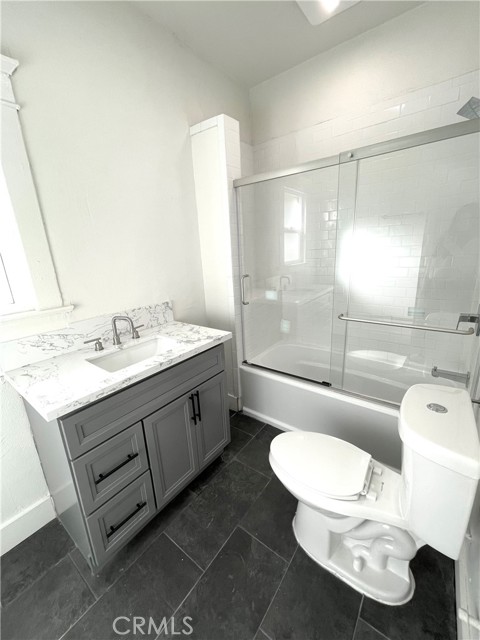 Detail Gallery Image 7 of 9 For 3109 Raymond Ave #3111,  Los Angeles,  CA 90007 - 3 Beds | 2 Baths