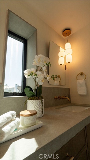 Detail Gallery Image 22 of 24 For 519 Narcissus Ave, Corona Del Mar,  CA 92625 - 3 Beds | 3 Baths