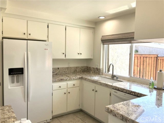 5135 Hampton Court, Westminster CA: https://media.crmls.org/medias/c1b70bf1-a215-4a54-b913-04706683acc2.jpg
