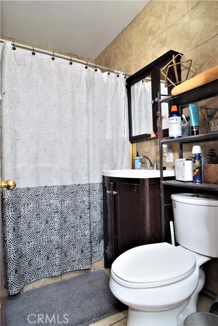 Detail Gallery Image 9 of 23 For 6542 San Luis, Paramount,  CA 90723 - 4 Beds | 2 Baths