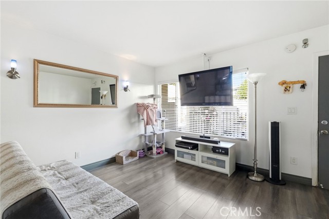 Detail Gallery Image 4 of 35 For 6223 Morse, Valley Glen,  CA 91606 - 3 Beds | 2 Baths