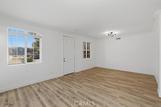 Detail Gallery Image 6 of 41 For 12722 2nd, Victorville,  CA 92395 - 5 Beds | 3 Baths