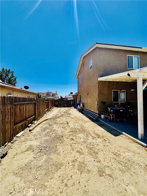 10506 Lee Avenue, Adelanto CA: https://media.crmls.org/medias/c1b8f535-f42d-4b36-9671-3718e10e16bd.jpg