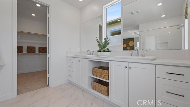 Detail Gallery Image 11 of 29 For 422 Checkerbloom Ln, Santa Paula,  CA 93060 - 4 Beds | 3 Baths