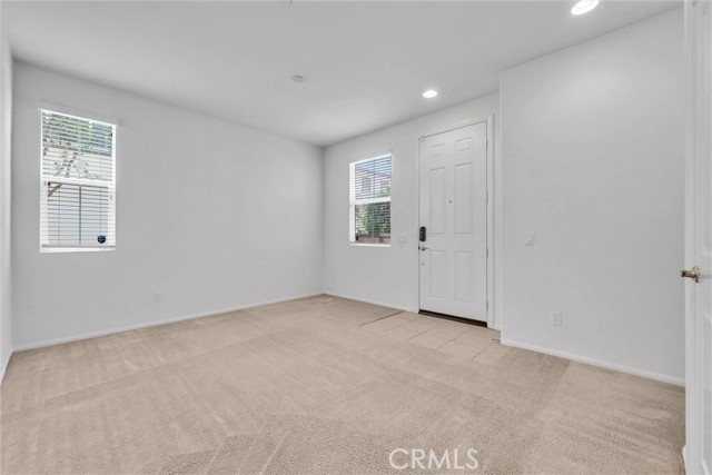 Detail Gallery Image 3 of 19 For 147 Royal Way, Upland,  CA 91786 - 3 Beds | 2/1 Baths