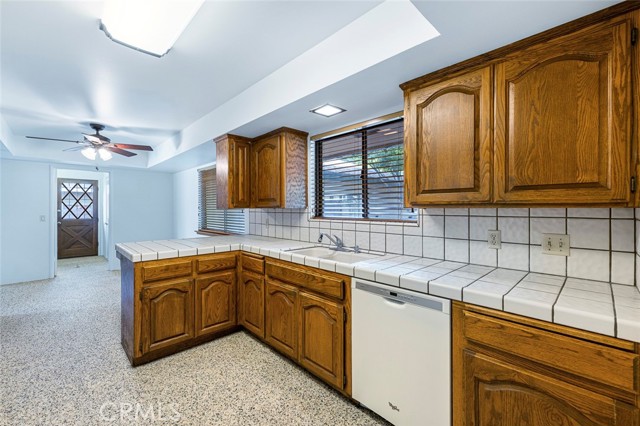 Detail Gallery Image 6 of 22 For 5118 N Harrison Ave, Fresno,  CA 93711 - 3 Beds | 2 Baths
