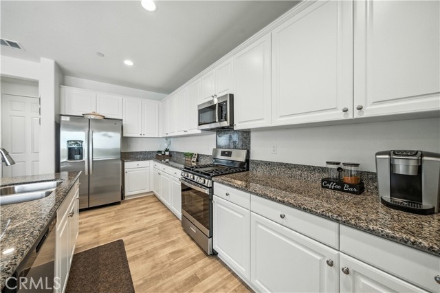14160 Hercules Street, Hesperia CA: https://media.crmls.org/medias/c1bbf1b3-5b70-46af-9059-3cabdeb2d307.jpg