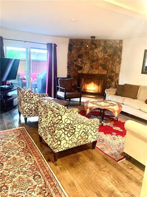 515 Meyer Lane, Redondo Beach, California 90278, 2 Bedrooms Bedrooms, ,1 BathroomBathrooms,Residential,Sold,Meyer,PW21191268