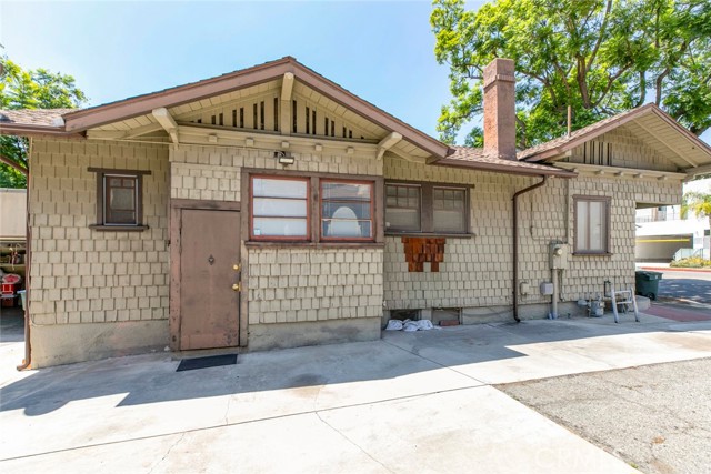 408 E Del Mar Boulevard, Pasadena CA: https://media.crmls.org/medias/c1bc99ae-4877-4381-8534-ac478bfcb15d.jpg