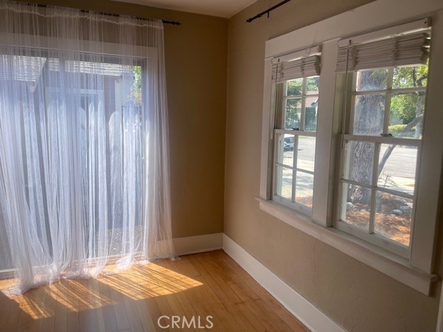 https://media.crmls.org/medias/c1bccfce-b8b4-4aab-b83d-a5e38b101a32.jpg?preset=X-Large