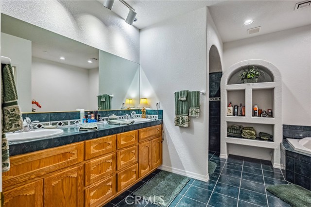 Detail Gallery Image 34 of 74 For 3670 Riverview Ter, Needles,  CA 92363 - 7 Beds | 6 Baths