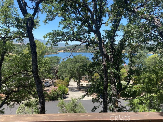 19232 N Shore Court, Hidden Valley Lake CA: https://media.crmls.org/medias/c1bd994c-205c-4b4d-8157-8e6144efecc7.jpg