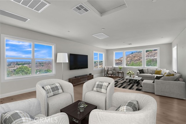 Detail Gallery Image 15 of 19 For 12237 Cortona Pl, Riverside,  CA 92503 - 4 Beds | 4/2 Baths